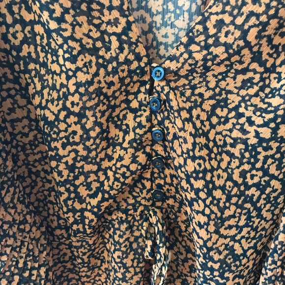 SOLD - LEOPARD PRINT COLD SHOULDER BLOUSE - Picture 12 of 13